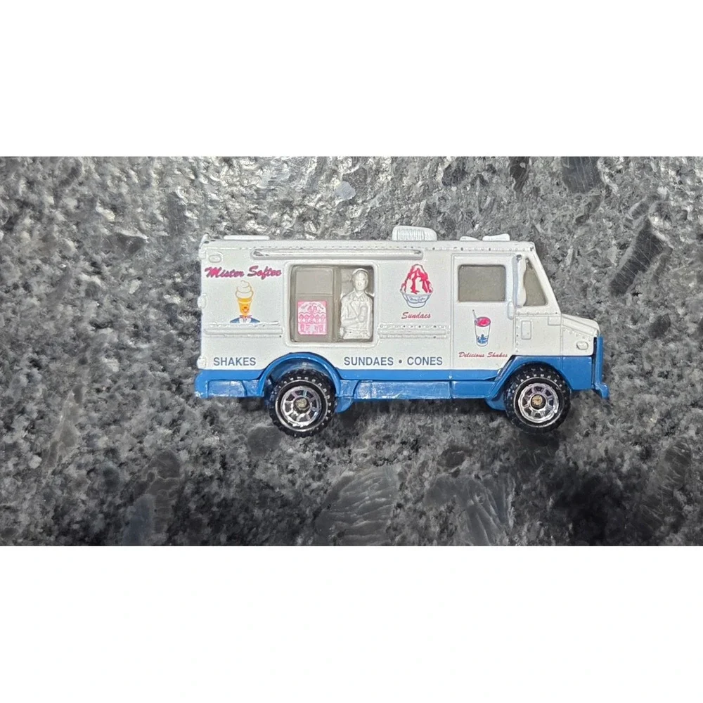 Vintage Diecast Truck Lot (5pcs) - Mister Softee, Yatming - Project Lot